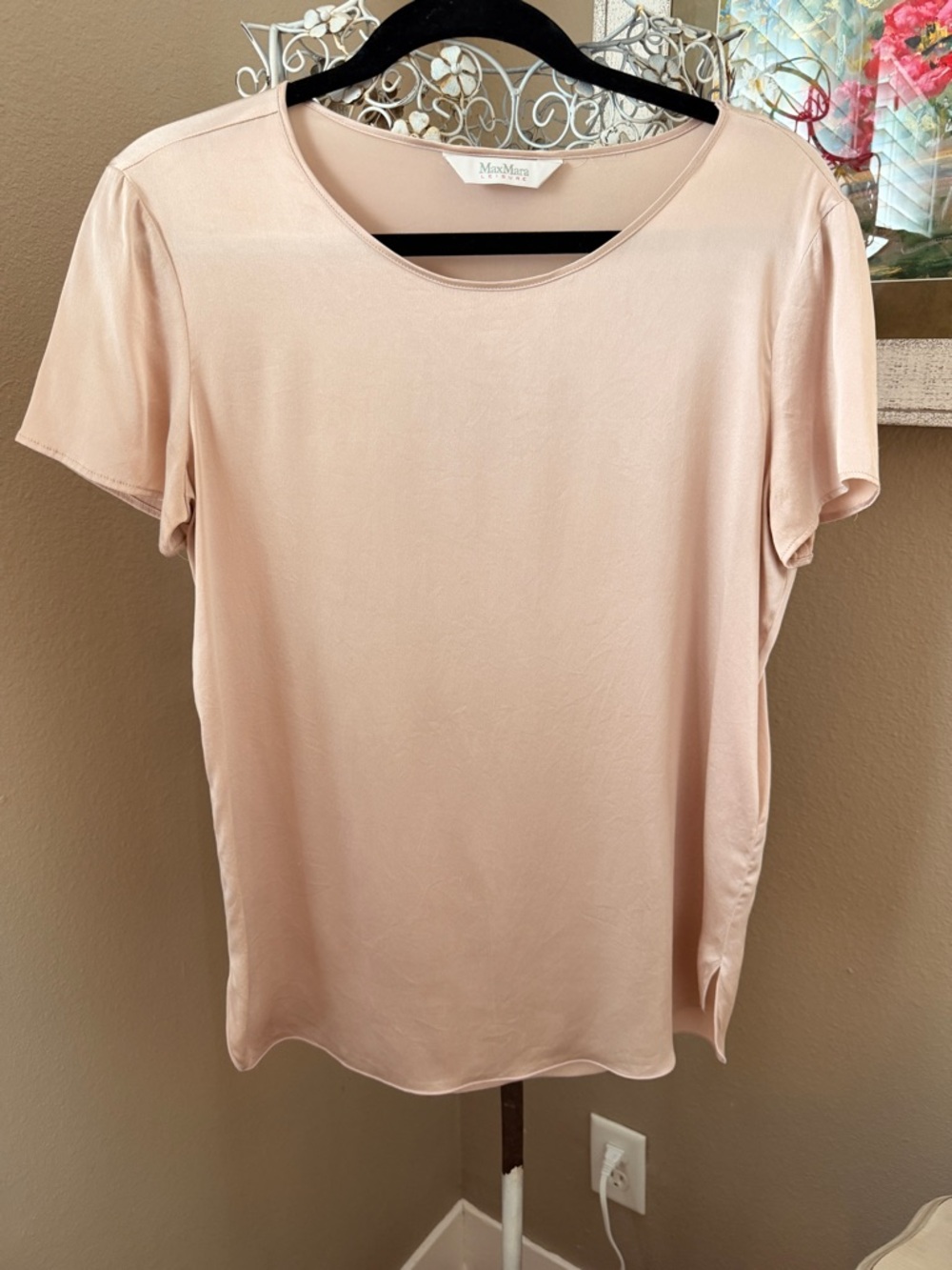 MaxMara 100% Silk Blush Pink Short Sleeve Tee. Size 4